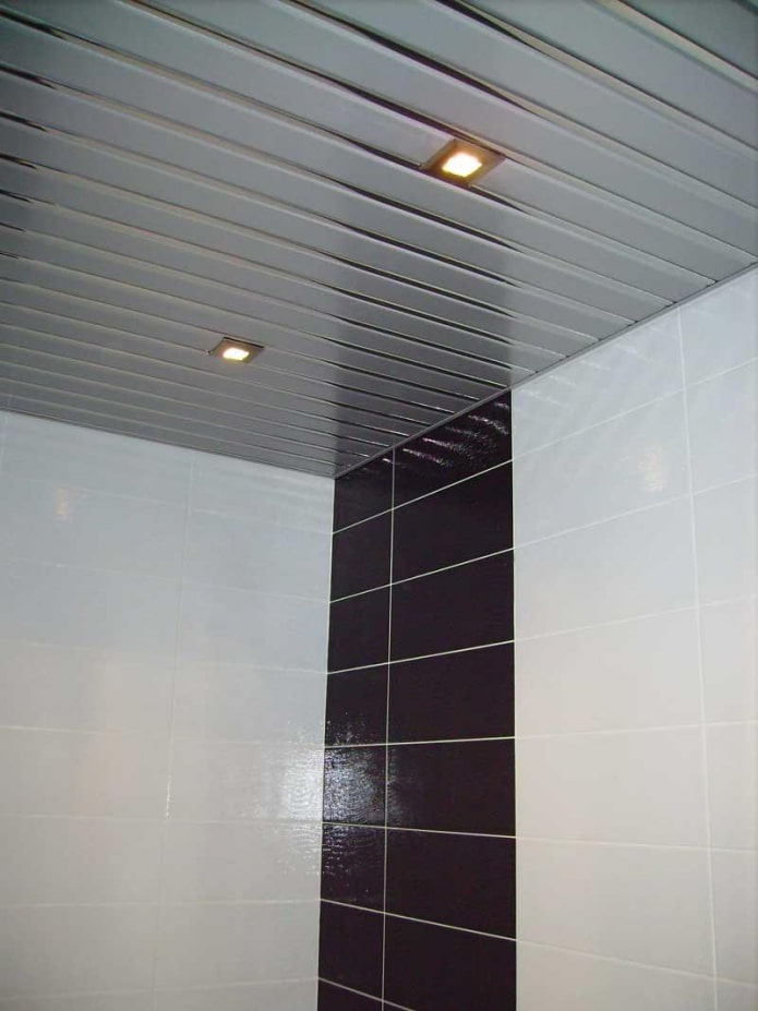 rack suspended structure in the bathroom