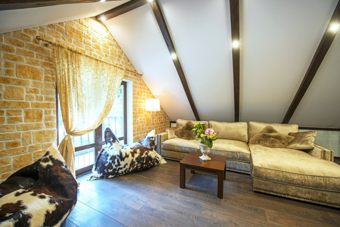 stretch canvas with beams in the living room in the attic