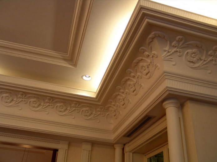 molded cornice on the ceiling molded cornice on the ceiling