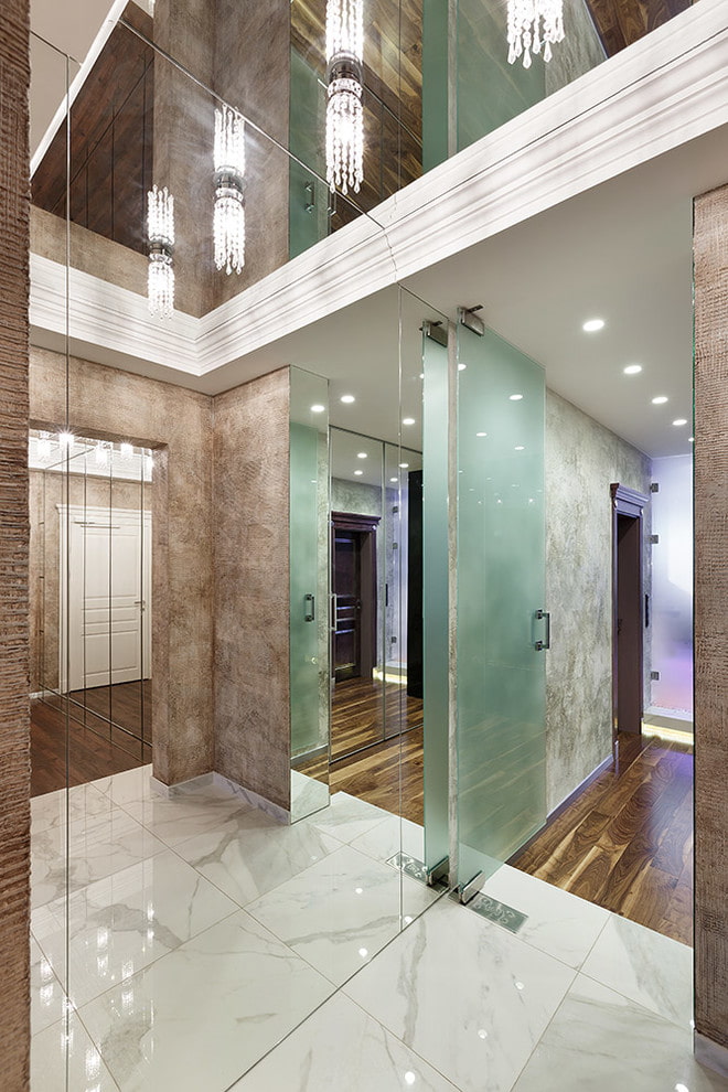 ceiling with mirror effect in the hallway ceiling with mirror effect in the hallway