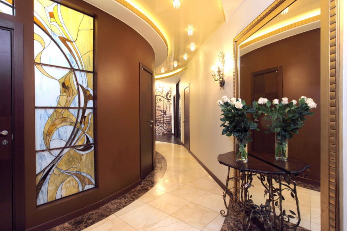 round wall in the interior of the corridor round wall in the interior of the corridor