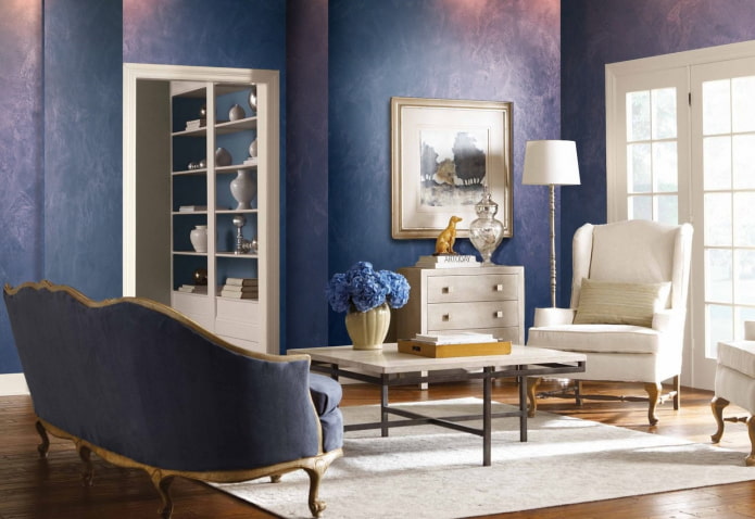 Venetian decorative plaster for silk in the interior