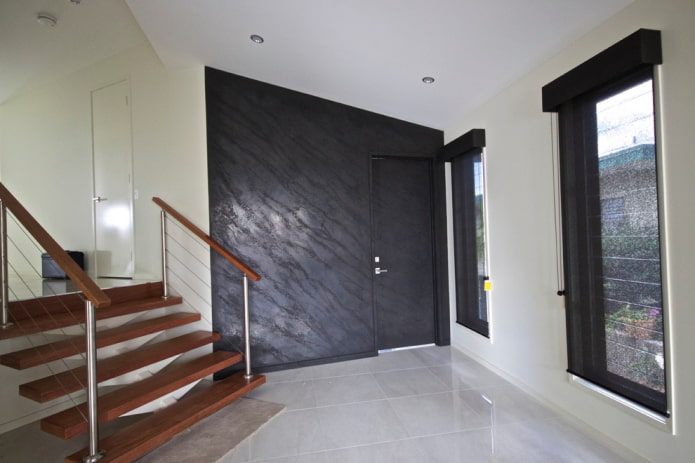 marbled plaster in the interior of the hallway