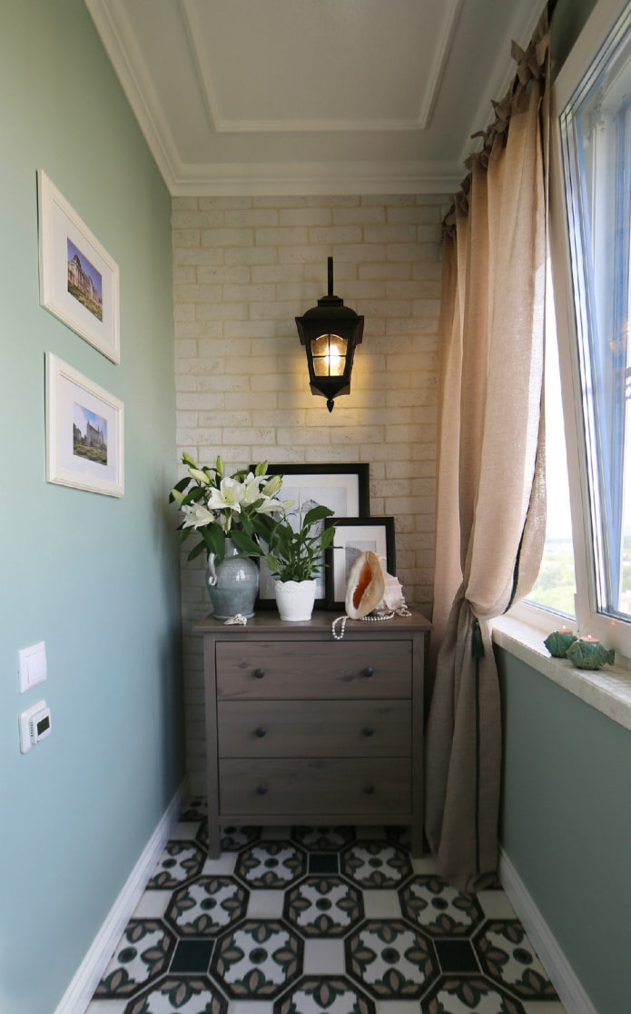 wall decor on the balcony