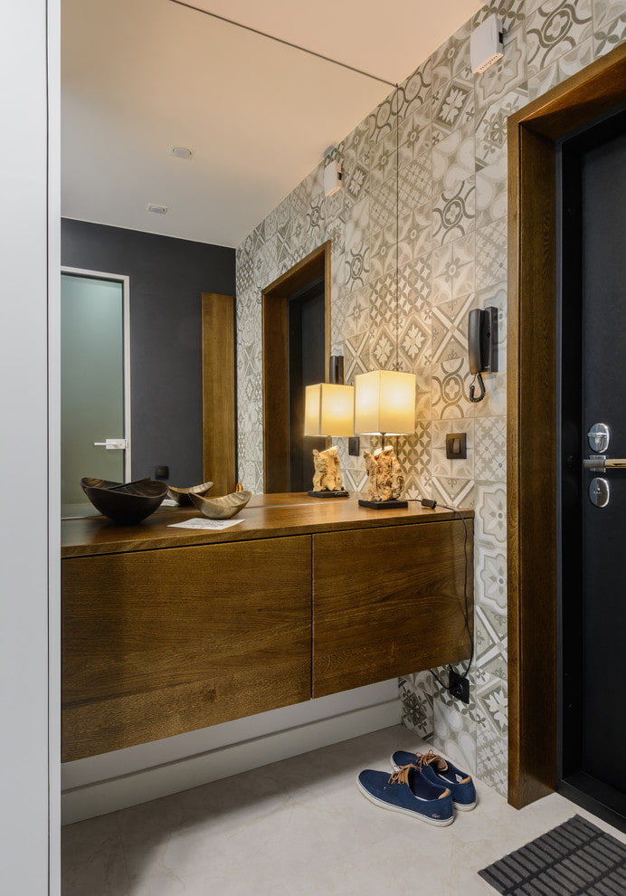 mirror built into the wall in the interior of the hallway mirror built into the wall in the interior of the hallway