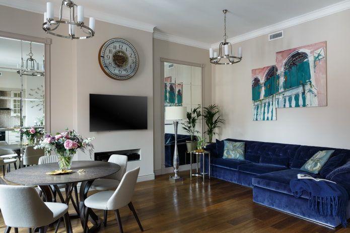 mirrors near the TV in the interior of the hall