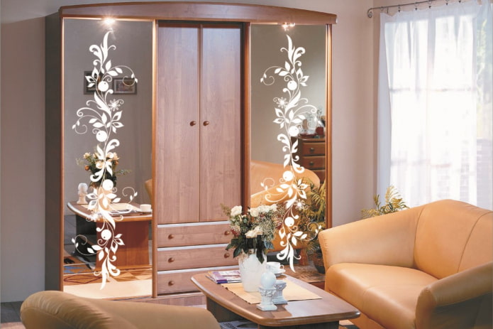 mirrors with pictures in the interior of the hall