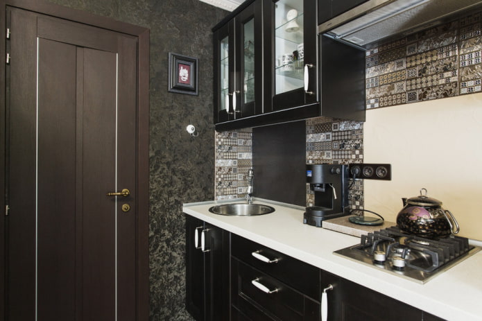 interior doors in wenge color in the kitchen