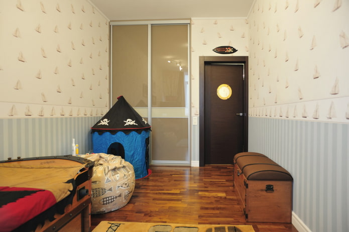 interior doors in wenge color in the nursery