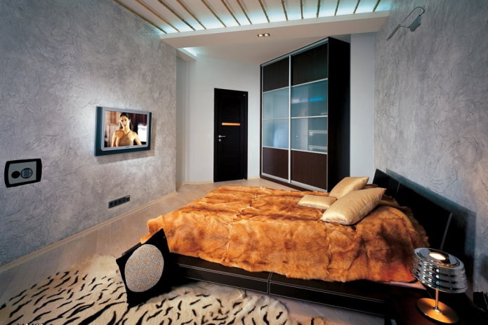 wenge-colored doors combined with skirting boards in the interior