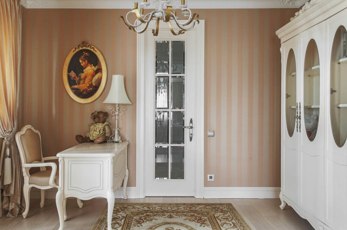 white doors with glass inserts in the interior white doors with glass inserts in the interior