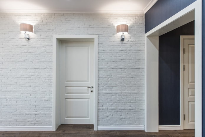 white doors with white skirting in the interior white doors with white skirting in the interior