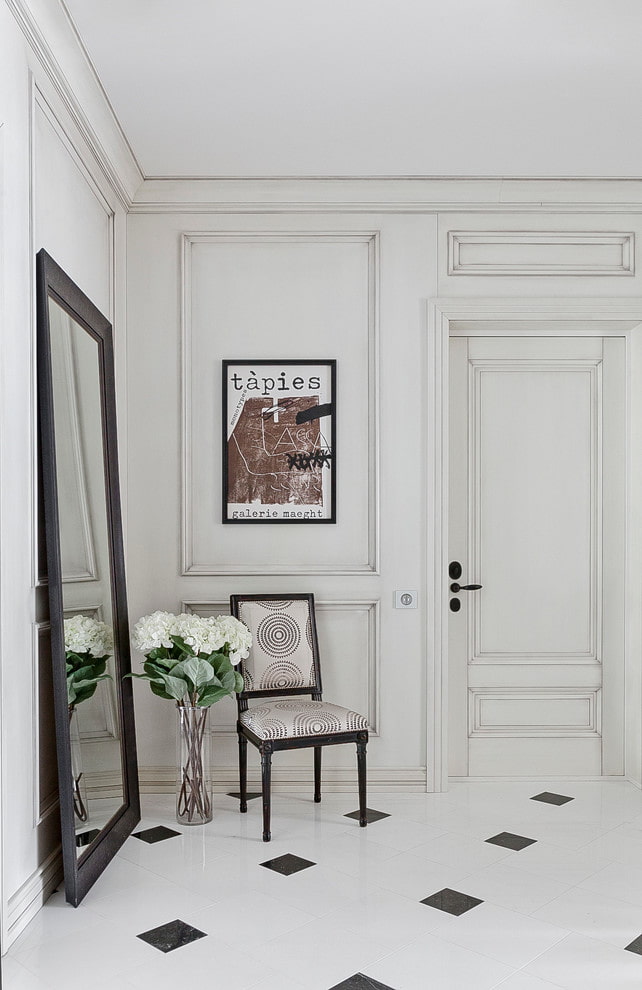 doors and floor of the same color in the interior doors and floor of the same color in the interior