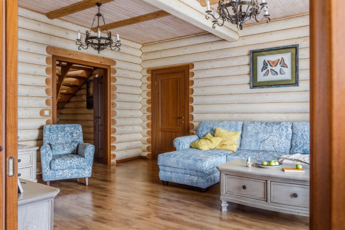 Monochromatic combination of doors and laminate