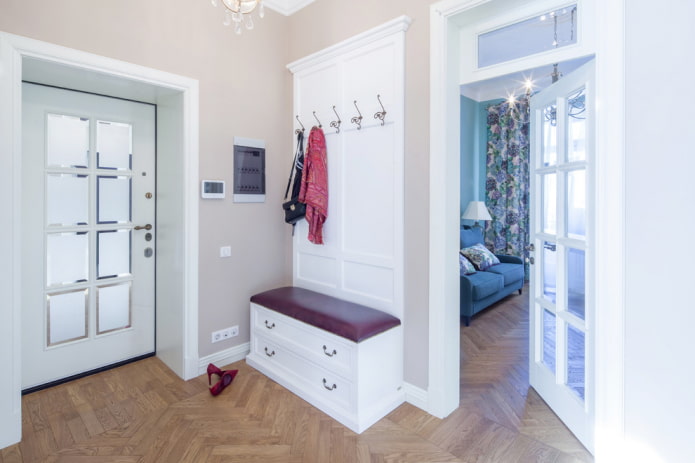 swing doors in the interior of the hallway
