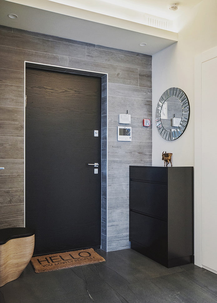 combination of doors with furniture in the interior of the hallway