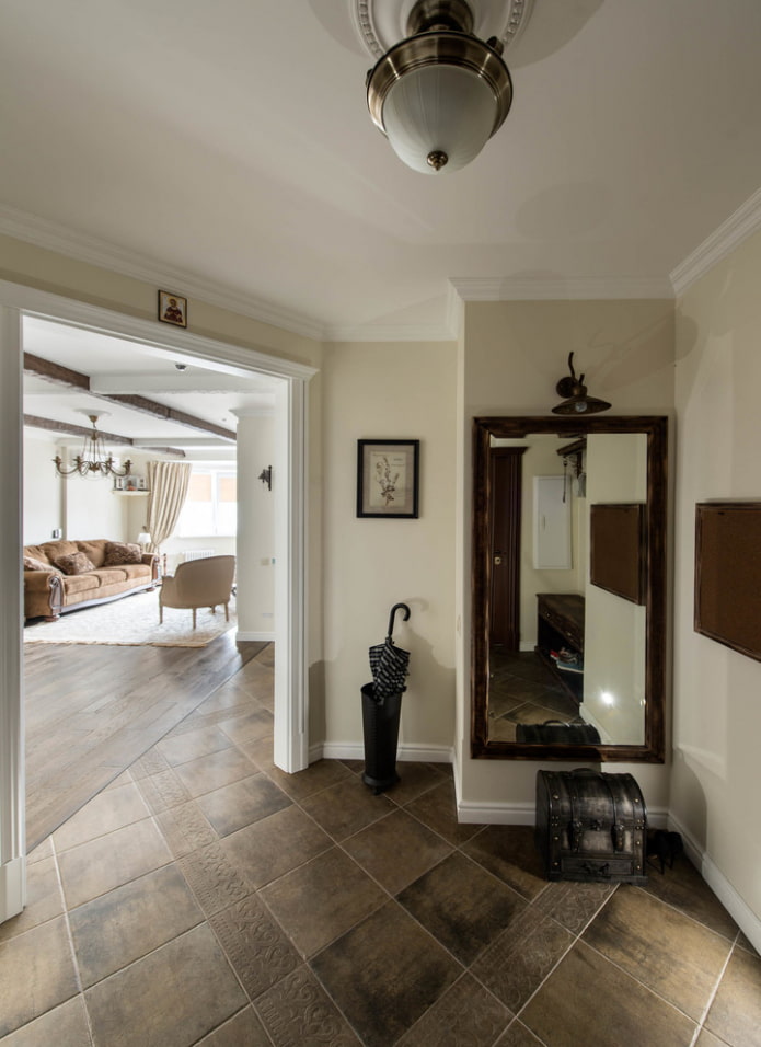square arch in the interior of the hallway