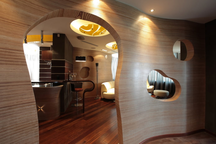 curly arch in the interior of the hallway