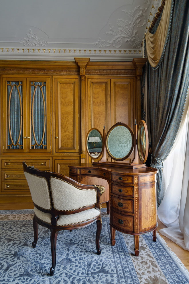 classic makeup table classic makeup table