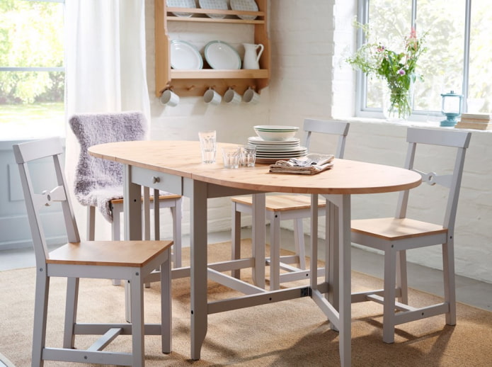 oval-shaped design in the interior oval-shaped design in the interior