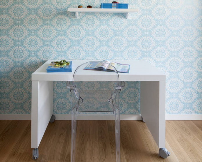 U-shaped table for writing in the interior