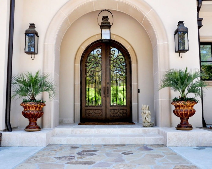 Double-leaf entrance doors Double-leaf entrance doors