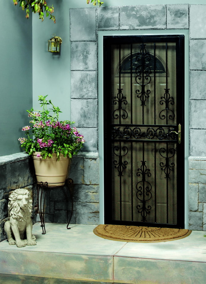 Lattice door Lattice door