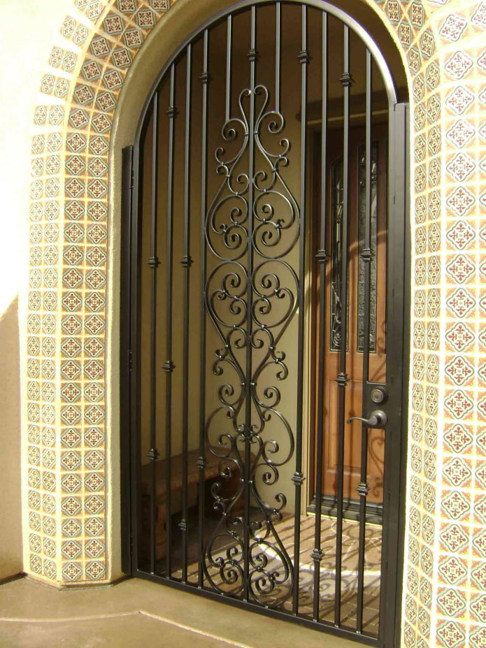 Lattice door Lattice door