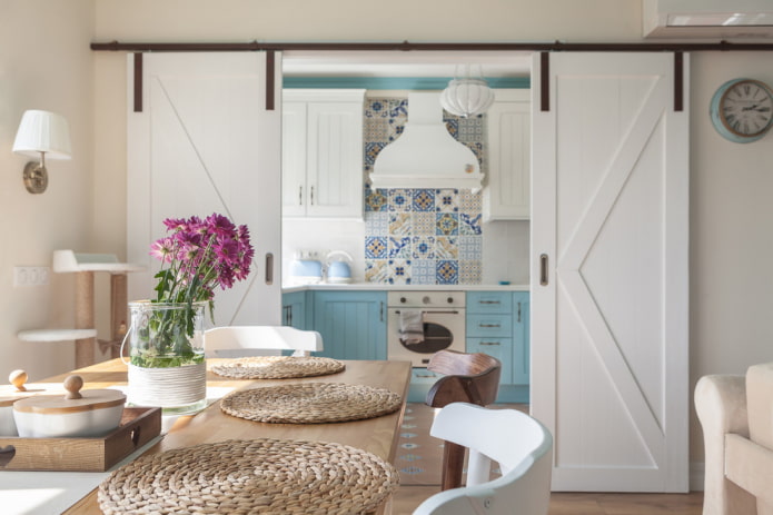 Provence style sliding canvases Provence style sliding canvases