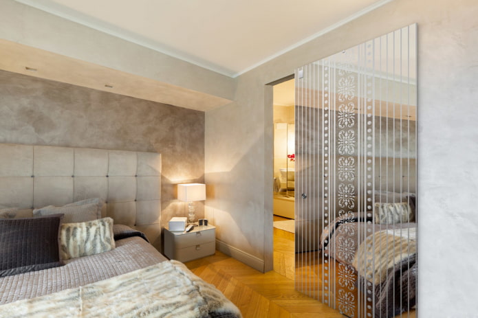 sliding canvas with a mirror in the interior sliding canvas with a mirror in the interior