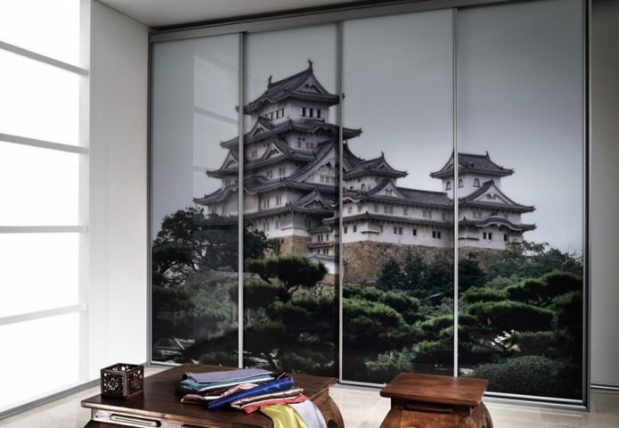 compartment doors with photo printing in the interior