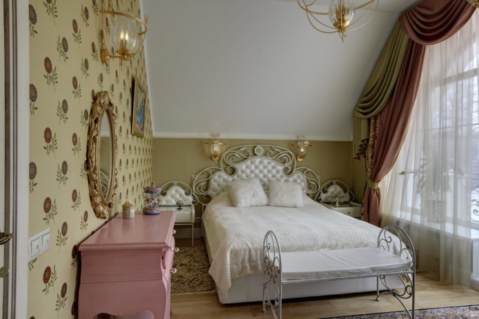 bed with forging with a carriage tie in the interior