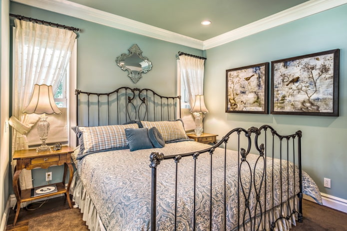 black wrought iron bed