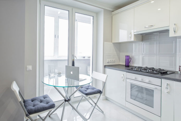 round glass table in the kitchen round glass table in the kitchen