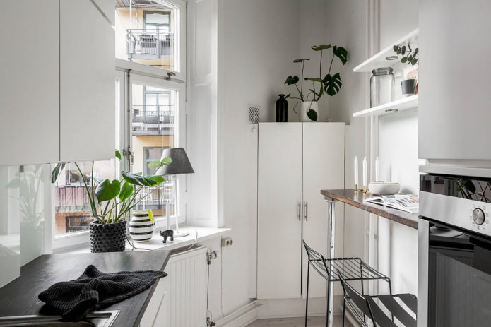 Wall-mounted bar counter Wall-mounted bar counter