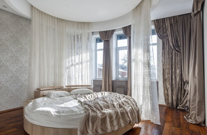 double round bed in the interior