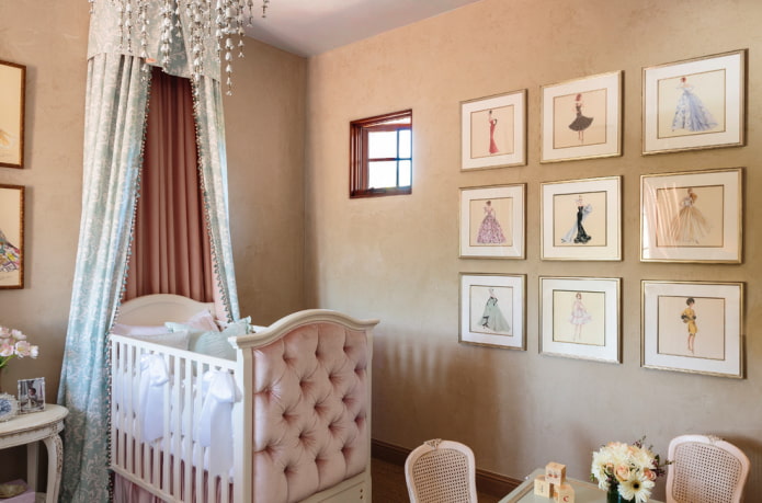 model for a newborn girl in the interior