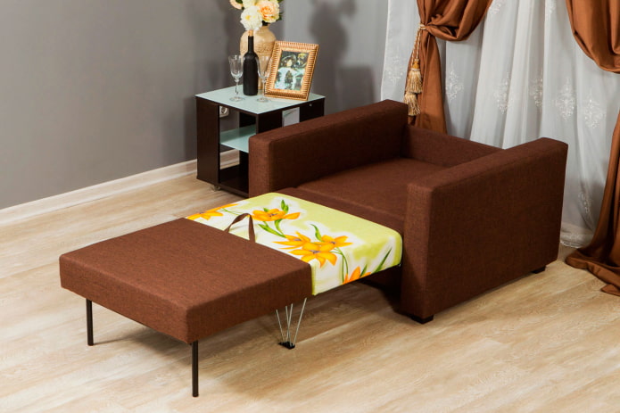 folding armchair with sides in the interior