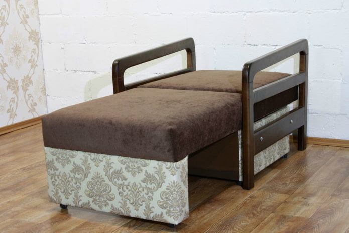 folding armchair with sides in the interior