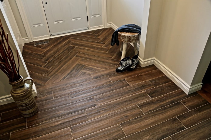 two ways of laying tiles -