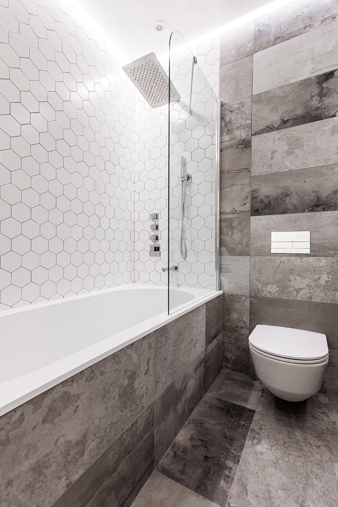 tiled layout in the bathroom interior