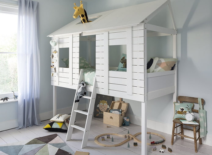 bed in the form of a house with a play area in the nursery bed in the form of a house with a play area in the nursery