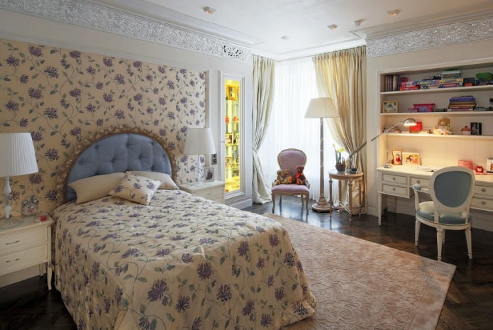 Semicircular headboard with carriage brace Semicircular headboard with carriage brace