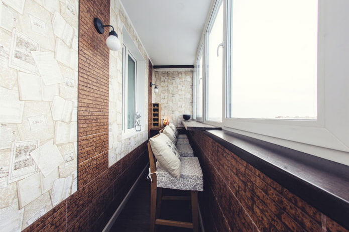 brown tiles on the walls in the interior of the balcony