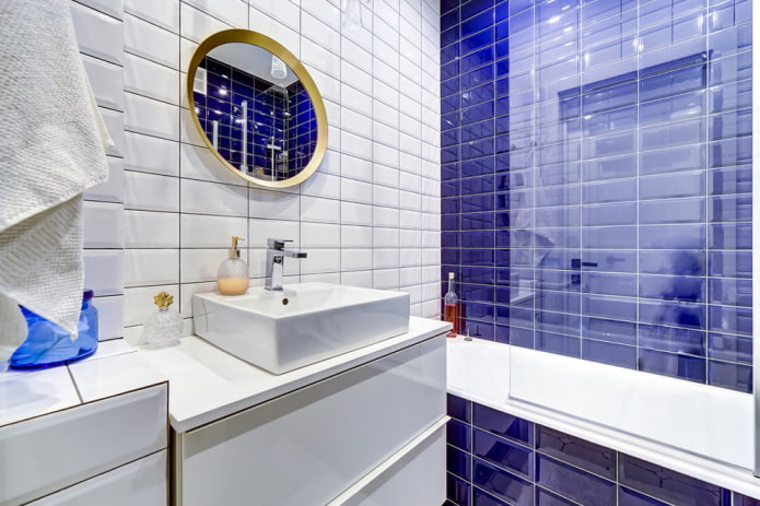 standard tiled bathroom layout