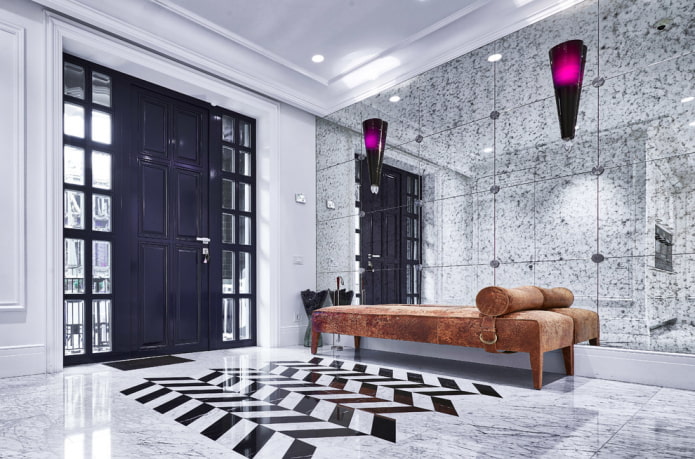 long pouf in the interior of the hallway