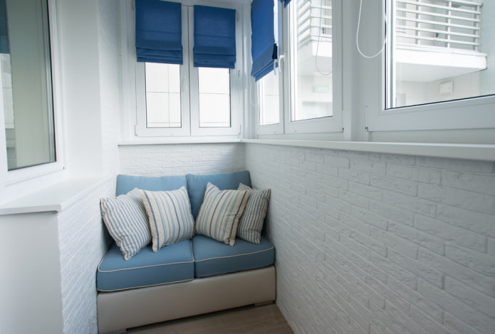 closed loggia sofa