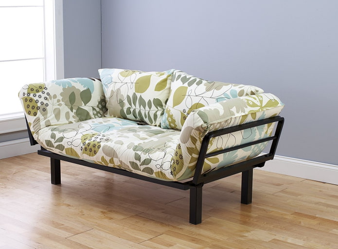 ottoman click-gag in the interior