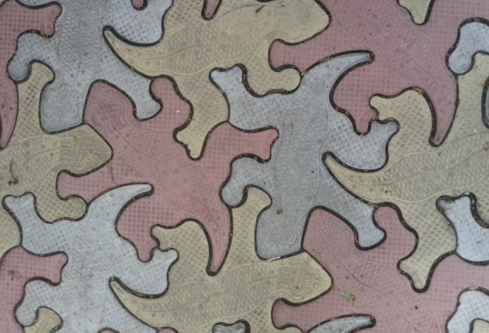 lizard shaped sidewalk tile