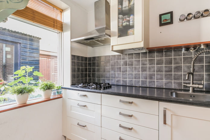 grout for tiles in the interior of the kitchen